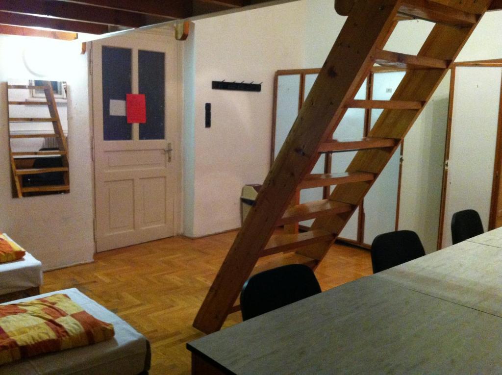 Season Hostel 2 Budapeşte Oda fotoğraf